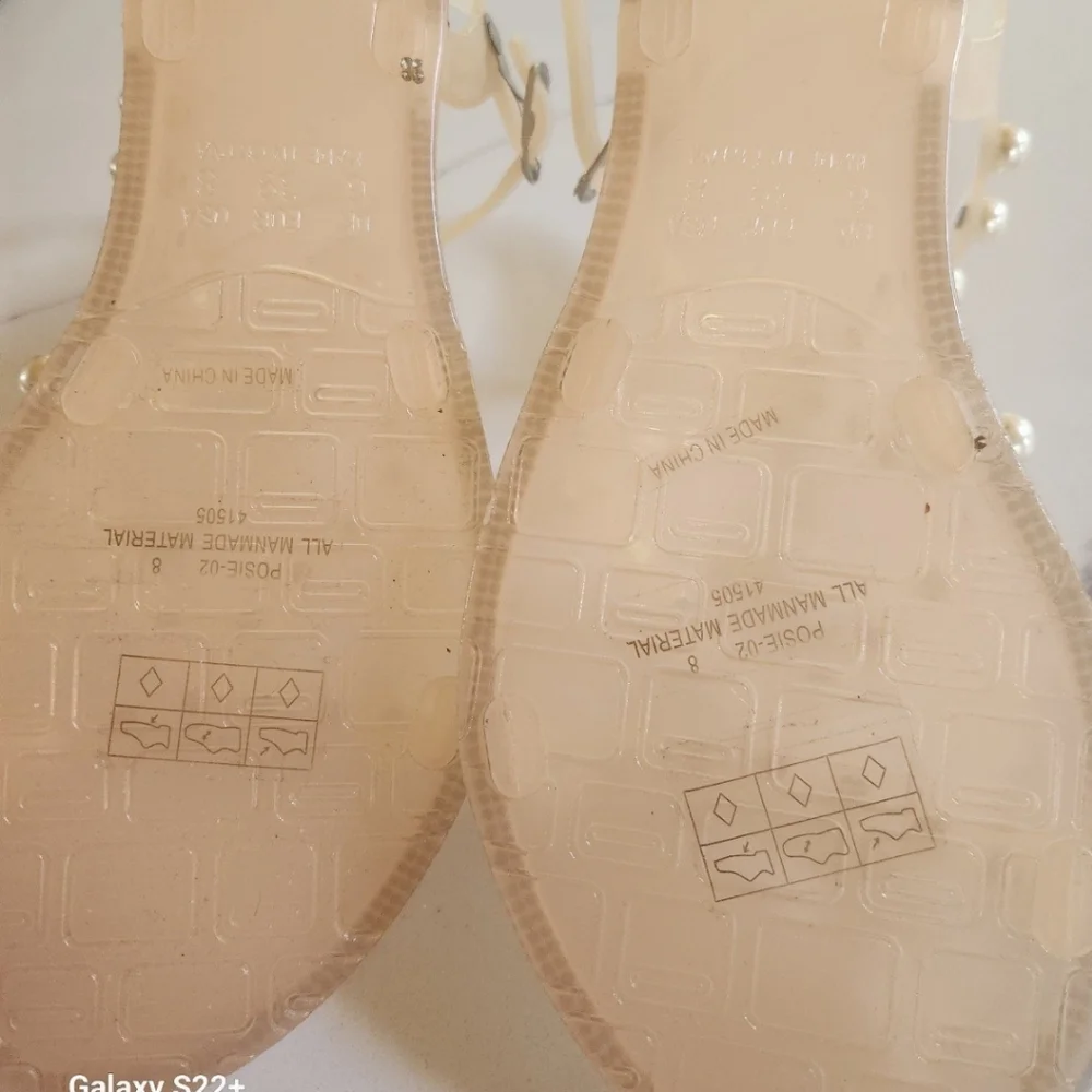Sandals - Picture 2 of 3